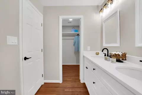 12 Summer Breeze Ct, Sterling, VA 20165 photo 15