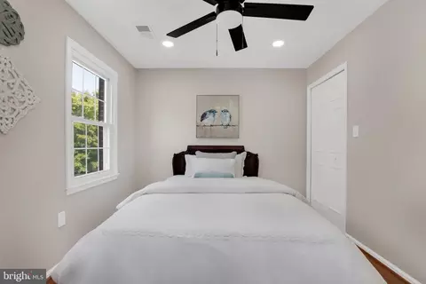 12 Summer Breeze Ct, Sterling, VA 20165 photo 25