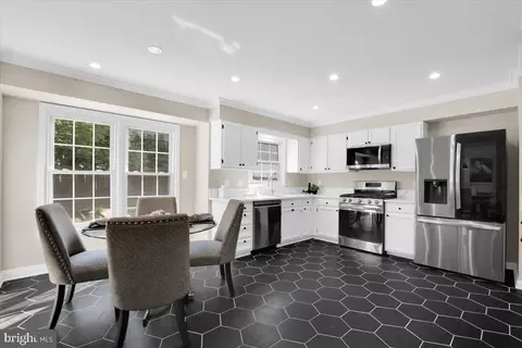 12 Summer Breeze Ct, Sterling, VA 20165 photo 5