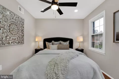 12 Summer Breeze Ct, Sterling, VA 20165 photo 37