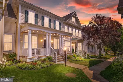 527 Gentlewood Sq, Purcellville, VA 20132