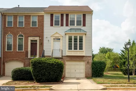 46828 Rabbitrun Ter, Sterling, VA 20164