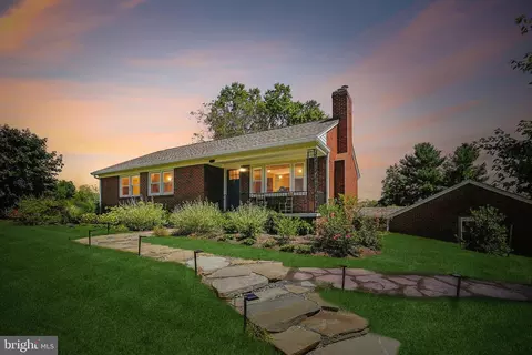 36930 Gaver Mill Rd, Hillsboro, VA 20132