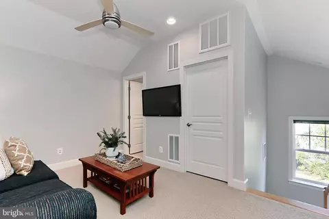 23078 Bronstein Ln, Brambleton, VA 20148 photo 16