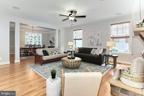 23078 Bronstein Ln, Brambleton, VA 20148 photo 3
