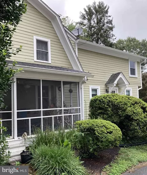 420 S Maple Ave, Purcellville, VA 20132