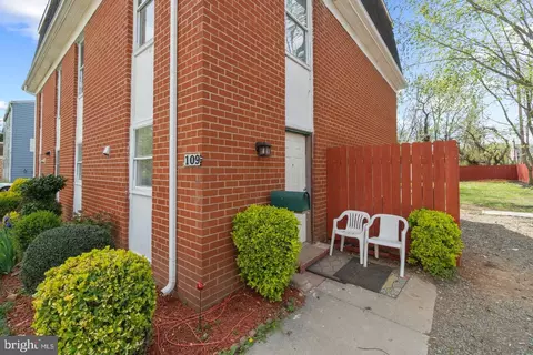 109 Mayfair Dr NE, Leesburg, VA 20176