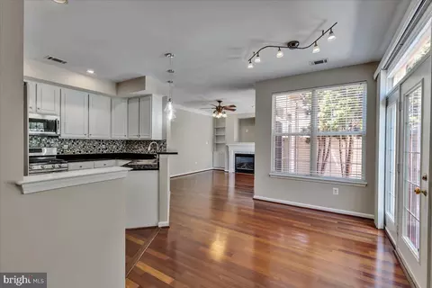 20363 Coldstream Ter, Ashburn, VA 20147 photo 14