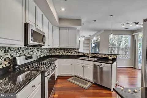 20363 Coldstream Ter, Ashburn, VA 20147 photo 12