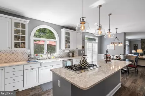 517 Fortress Cir SE, Leesburg, VA 20175