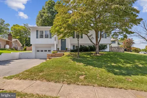 300 Orchard Cir, Hamilton, VA 20158