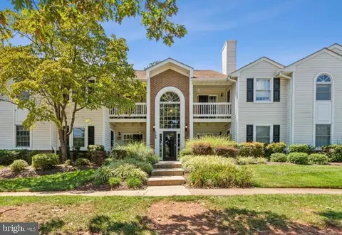 125 Westwick Ct #8, Sterling, VA 20165
