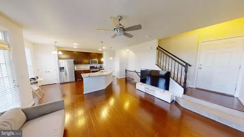 43375 Town Gate Sq, Chantilly, VA 20152