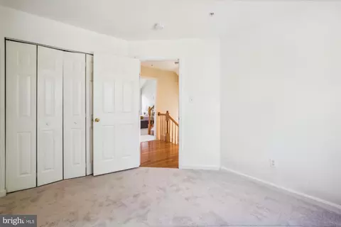 Bedroom - 42920 Golf View Dr, Chantilly, VA 20152 photo 5 of 10