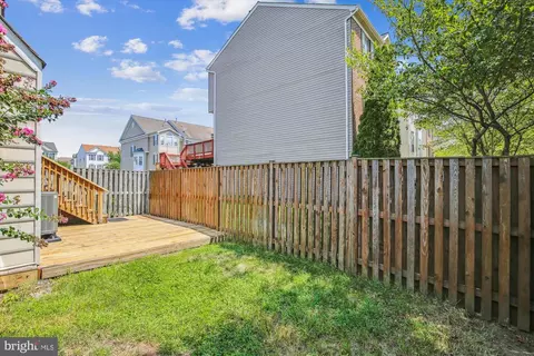 Exterior - 42920 Golf View Dr, Chantilly, VA 20152 photo 11 of 18