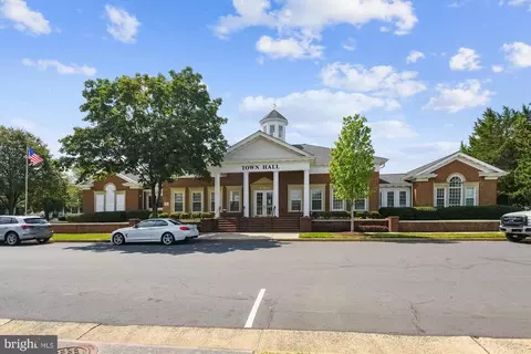 Exterior - 42920 Golf View Dr, Chantilly, VA 20152 photo 18 of 18
