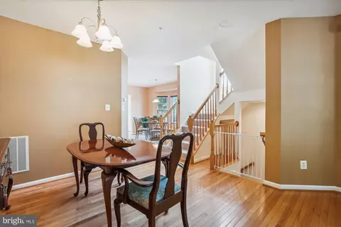 Dining - 42920 Golf View Dr, Chantilly, VA 20152 photo 4 of 6