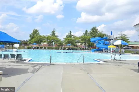 Exterior - 42920 Golf View Dr, Chantilly, VA 20152 photo 15 of 18