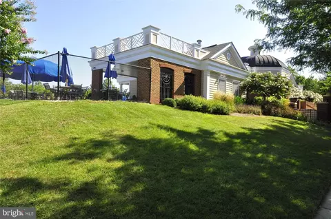 Exterior - 42920 Golf View Dr, Chantilly, VA 20152 photo 16 of 18