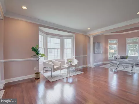 Living - 43289 Barnstead Dr, Ashburn, VA 20148 photo 6 of 15