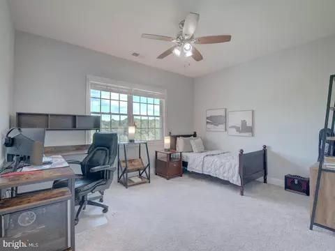 Bedroom - 43289 Barnstead Dr, Ashburn, VA 20148 photo 4 of 17