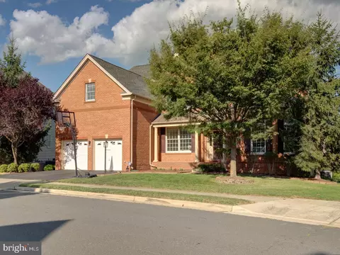 Exterior - 43289 Barnstead Dr, Ashburn, VA 20148 photo 4 of 11