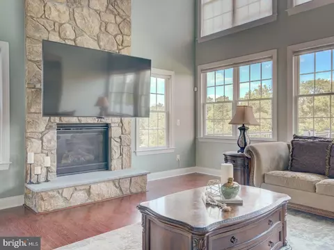 Living - 43289 Barnstead Dr, Ashburn, VA 20148 photo 12 of 15