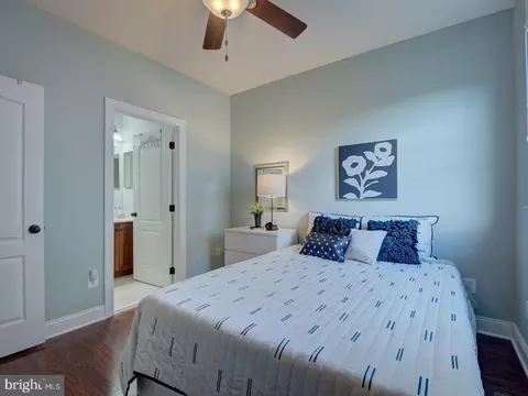 Bedroom - 43289 Barnstead Dr, Ashburn, VA 20148 photo 2 of 17