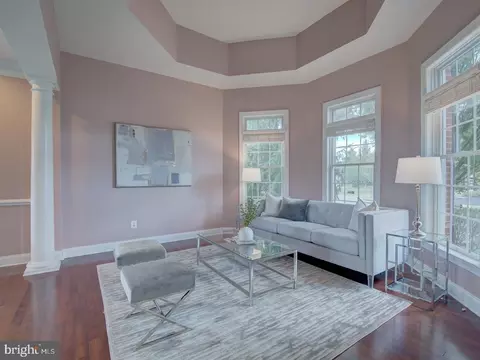 Living - 43289 Barnstead Dr, Ashburn, VA 20148 photo 4 of 15