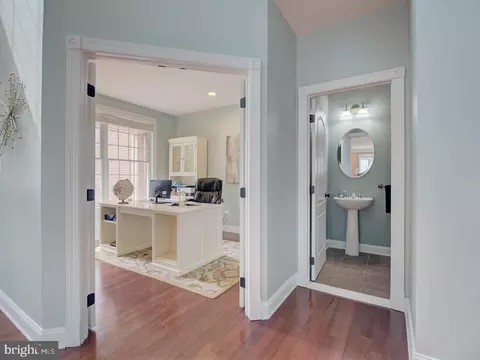 Entry Way - 43289 Barnstead Dr, Ashburn, VA 20148 photo 5 of 30
