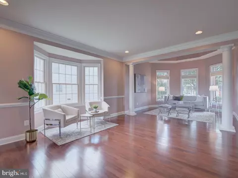 Living - 43289 Barnstead Dr, Ashburn, VA 20148 photo 9 of 15