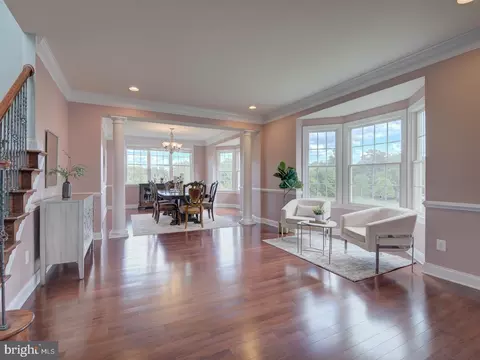 Living - 43289 Barnstead Dr, Ashburn, VA 20148 photo 5 of 15
