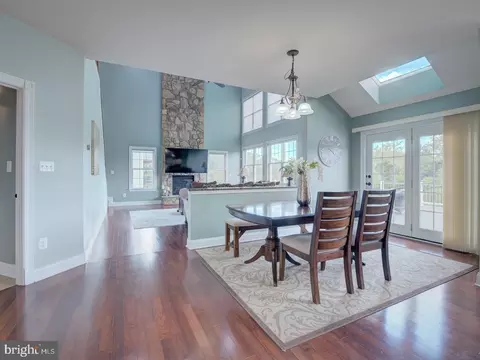 Dining - 43289 Barnstead Dr, Ashburn, VA 20148 photo 10 of 14