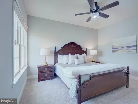 Bedroom - 43289 Barnstead Dr, Ashburn, VA 20148 photo 6 of 17