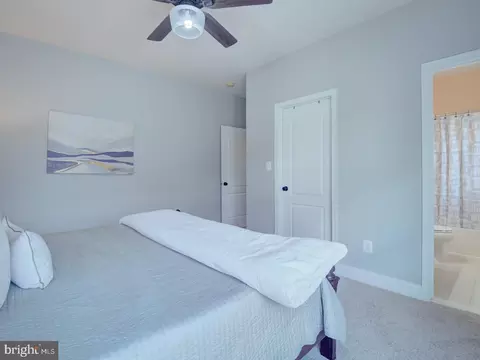 Bedroom - 43289 Barnstead Dr, Ashburn, VA 20148 photo 8 of 17
