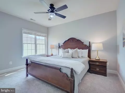Bedroom - 43289 Barnstead Dr, Ashburn, VA 20148 photo 5 of 17