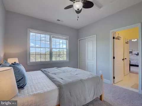Bedroom - 43289 Barnstead Dr, Ashburn, VA 20148 photo 11 of 17
