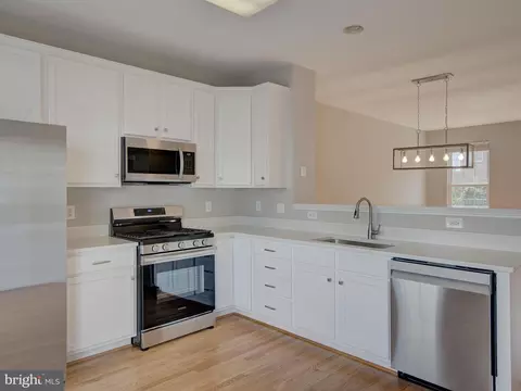 25134 Mcbryde Ter, Chantilly, VA 20152 photo 38