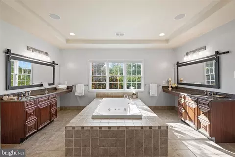 Bath - 20144 Black Diamond Pl, Ashburn, VA 20147 photo 2 of 10