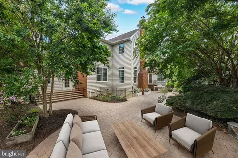 Exterior - 20144 Black Diamond Pl, Ashburn, VA 20147 photo 7 of 15