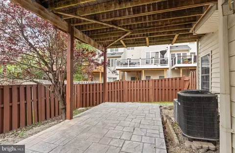 Exterior - 25191 Bald Eagle Ter, Chantilly, VA 20152 photo 7 of 20