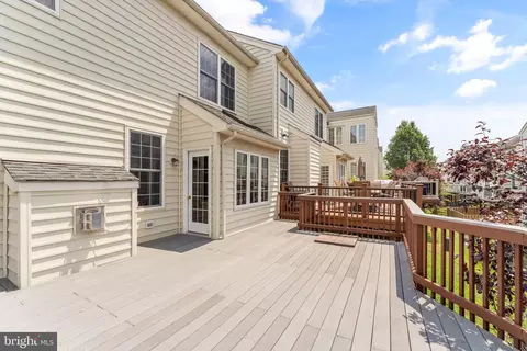 Exterior - 25191 Bald Eagle Ter, Chantilly, VA 20152 photo 4 of 20