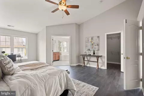 Entry Way - 25191 Bald Eagle Ter, Chantilly, VA 20152 photo 8 of 14