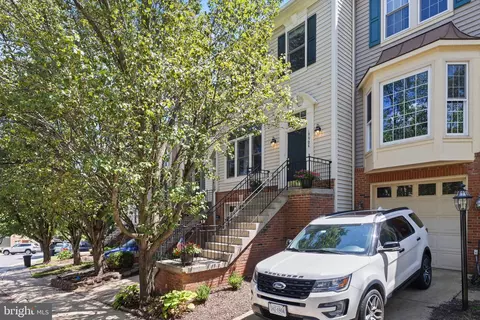 19906 Upland Ter, Ashburn, VA 20147 photo 3