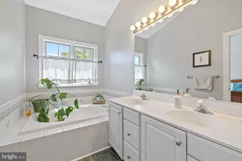 19906 Upland Ter, Ashburn, VA 20147 photo 17