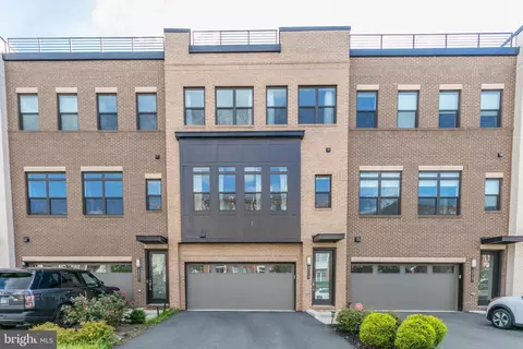 23549 Hopewell Manor Ter, Ashburn, VA 20148