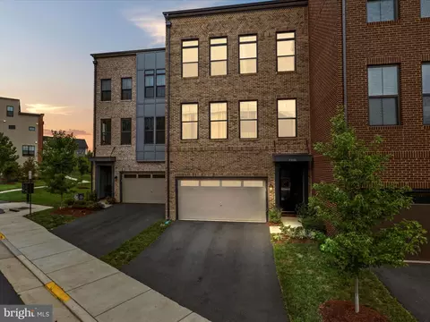 23018 Sullivans Cove Sq, Brambleton, VA 20148