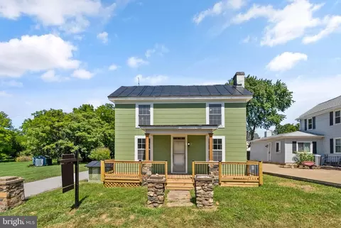 331 E G St, Purcellville, VA 20132