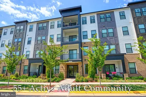 23639 Golden Embers Sq #202, Ashburn, VA 20148