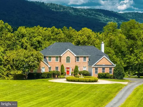 38572 Triticum Ln, Lovettsville, VA 20180